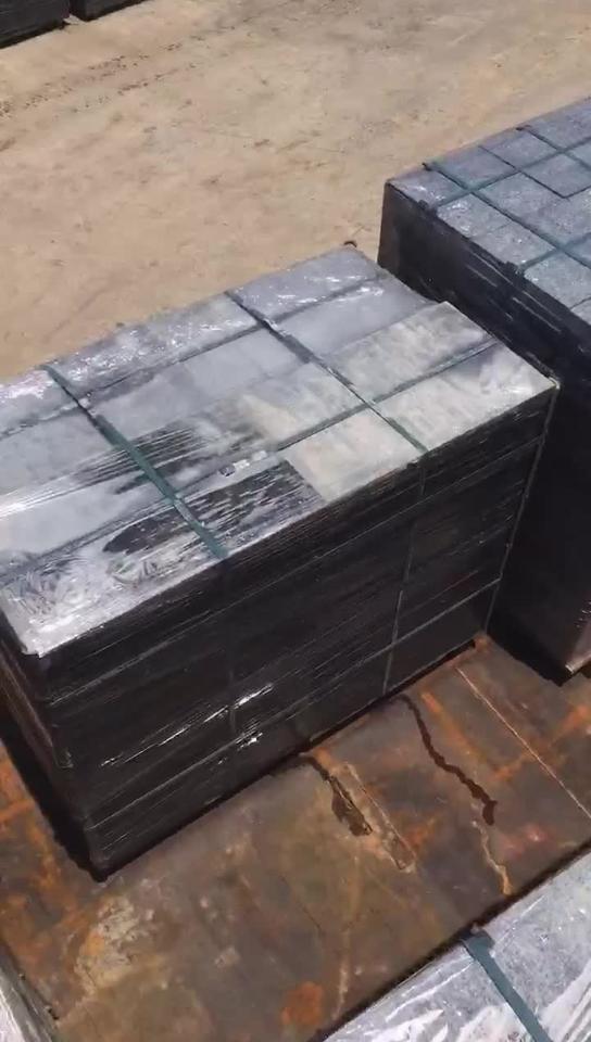 荣兴石业 林总 15159683777 13605072313 13328339666（微信同号）专业小蓝宝/G654芝麻黑新矿供应商，自有矿山、荒料充足，工厂位于宁德市屏南县路下乡；主营：小蓝宝、小兰宝、宁德黑、中国小蓝宝、宁德小兰宝、新矿芝麻黑、宁德芝麻黑、屏南黑、屏南芝麻黑、宁德654、屏南654、新矿654、新矿深灰麻、新矿童子黑、黑色石材、灰色石材、新矿黑石、小蓝宝石材、小蓝宝花岗岩、新芝麻黑石材、新芝麻黑花岗岩、新654石材、新654花岗岩、宁德G654、屏南G654、新G654、新矿G654
